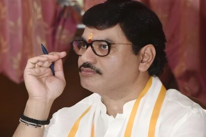 Maharashtra minister resigns